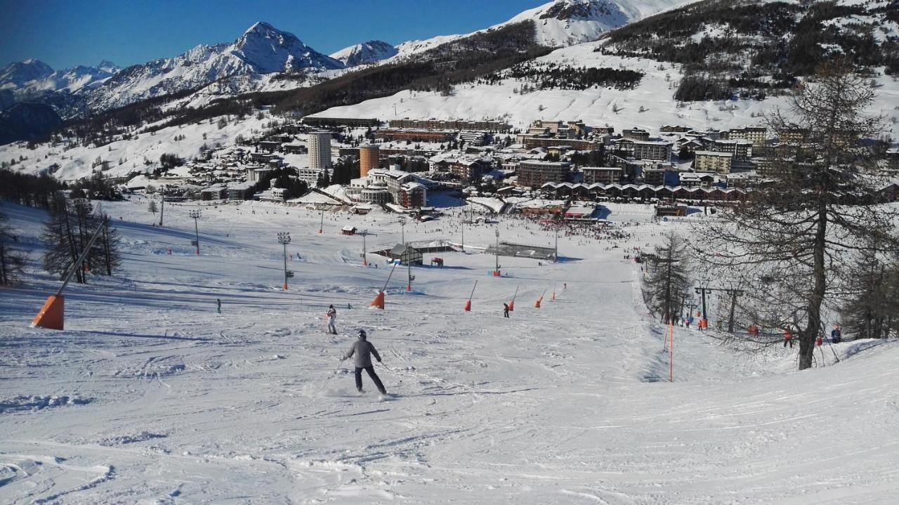 46 Vale C'E' Al Villaggio Olimpico Di Colle Sestriere Exterior foto